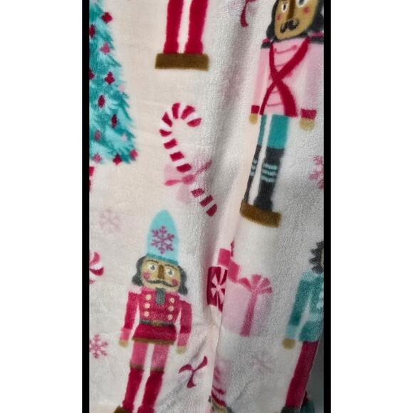 Deco Christmas Nutcracker Pink Plush Throw 50x70 NWT - Picture 3 of 4